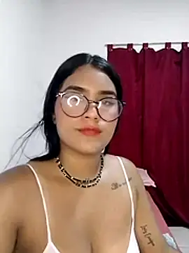 Renata Zoe online show from October 2025 06:31:02 PM