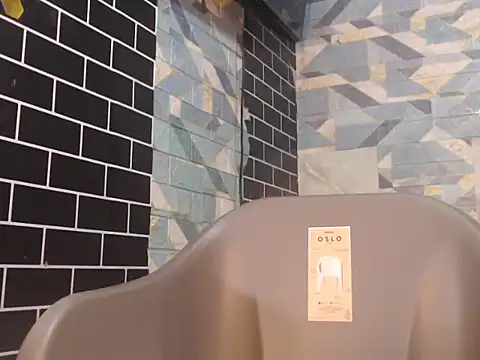 Newt4U online show from September 2025 07:28:01 PM