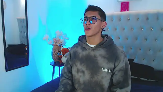 SalvadorFit online show from September 2025 08:34:02 PM