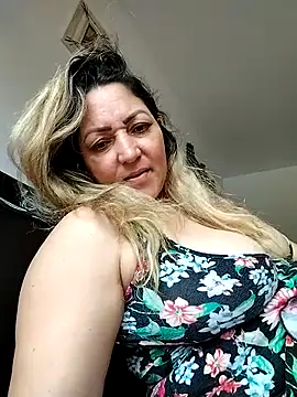 Lunita86 online show from October 2025 02:24:01 PM