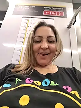 Lunita86 online show from January 2026 01:20:02 AM