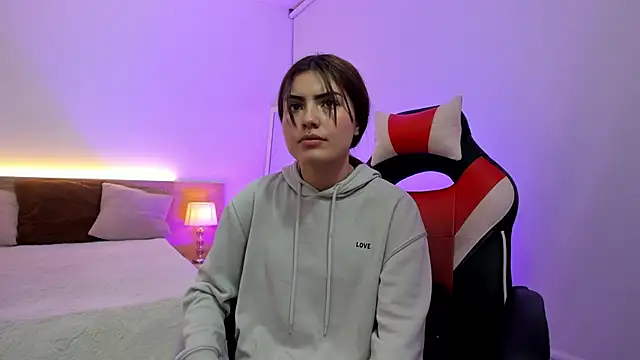 Snapshot of Scarleett_Moon chatting on December 2025 03:58:02 AM Scarleett Moon online show from December 2025 03:58:02 AM