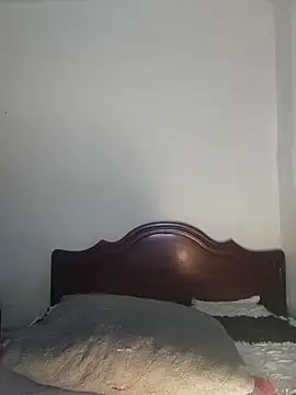 Vale stone  online show from October 2025 03:38:01 AM