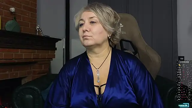 Marta Wils online show from October 2025 01:02:02 AM