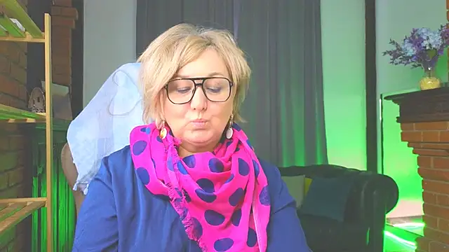 Marta Wils online show from December 2025 06:29:02 AM