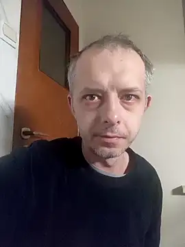 szajbusek41 online show from January 2026 03:11:02 AM