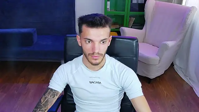 DominicValente online show from October 2025 10:59:02 AM