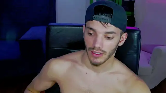 DominicValente online show from November 2025 06:32:01 PM