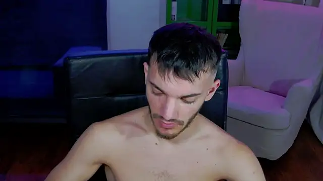 DominicValente online show from November 2025 05:47:01 PM