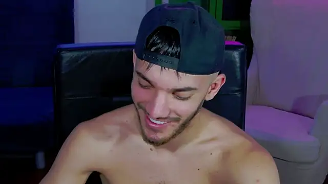 DominicValente online show from November 2025 04:51:02 PM