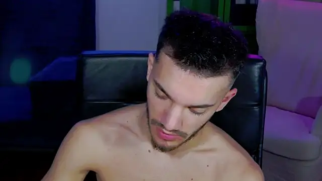 DominicValente online show from November 2025 04:29:01 PM