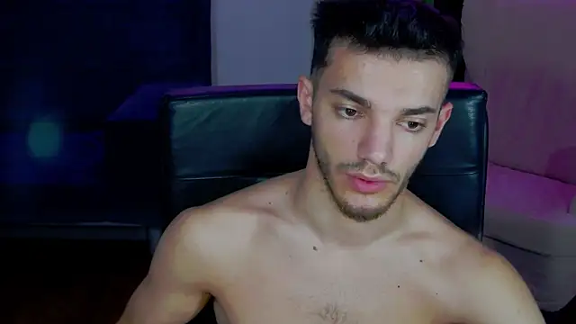 DominicValente online show from November 2025 04:00:02 PM