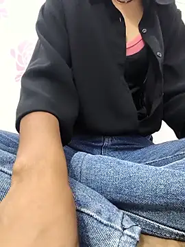 sassyishhu76 online show from September 2025 08:52:01 AM