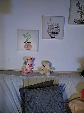 Suzanelee1 online show from October 2025 09:24:01 PM