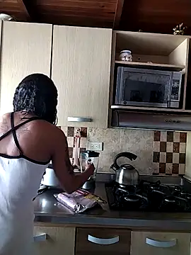 Suzanelee1 online show from October 2025 02:30:01 PM