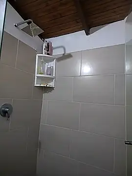 Suzanelee1 online show from November 2025 04:19:01 PM