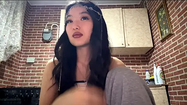 EmmaLeexth online show from December 2025 02:24:02 PM