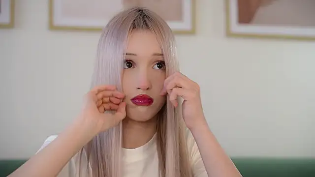 Laura Obsidian online show from September 2025 07:46:02 AM