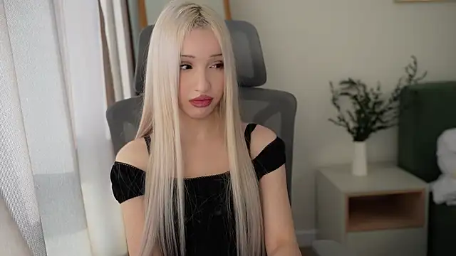 Laura Obsidian online show from November 2025 08:03:02 AM