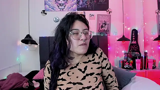 Snapshot of SabrinaV_ chatting on May 2026 11:27:02 AM SabrinaV online show from May 2026 11:27:02 AM