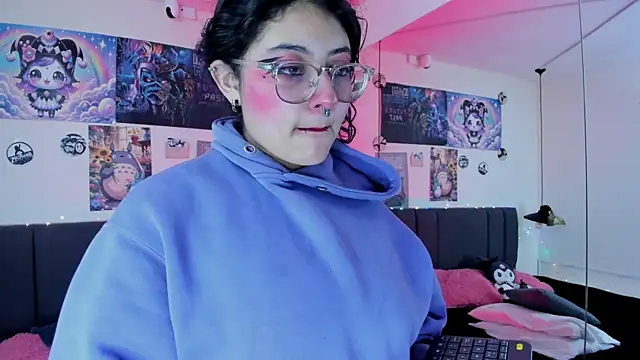 Snapshot of SabrinaV_ chatting on May 2026 11:27:02 AM SabrinaV online show from May 2026 11:27:02 AM