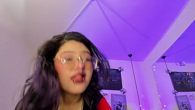 Snapshot of SabrinaV_ chatting on June 2026 11:27:02 AM SabrinaV online show from June 2026 11:27:02 AM
