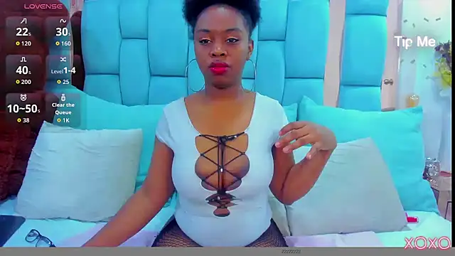 hazellanee online show from April 2026 12:09:02 AM