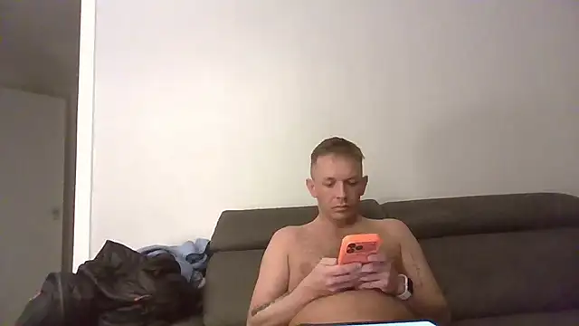 Snapshot of HeftyBoat6 chatting on March 2026 04:50:01 AM HeftyBoat6 online show from March 2026 04:50:01 AM