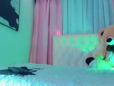 Julia Bulette1 online show from November 2025 01:58:01 PM