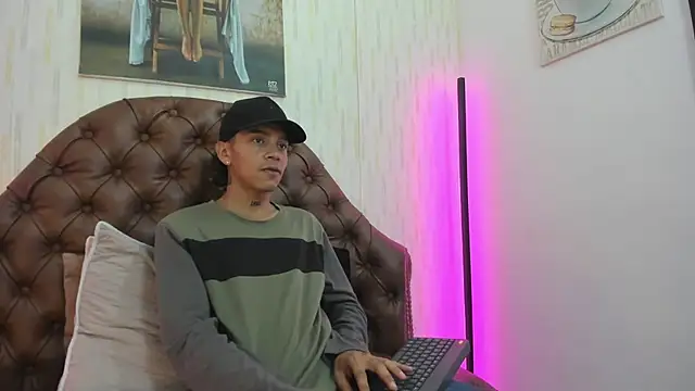 noah blake0 online show from September 2025 02:13:02 AM