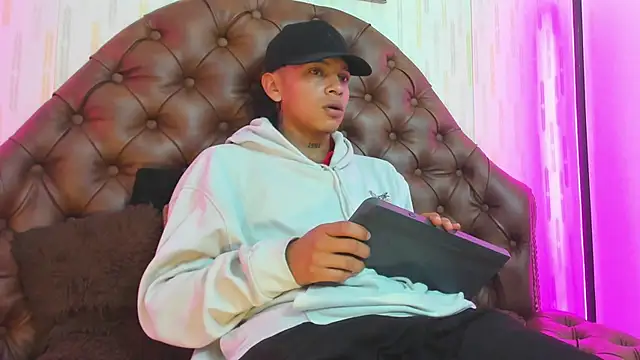 noah blake0 online show from September 2025 02:36:02 AM