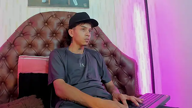 noah blake0 online show from October 2025 02:28:02 AM