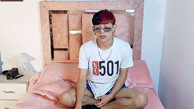 DemianSalvatore online show from November 2025 01:06:02 AM