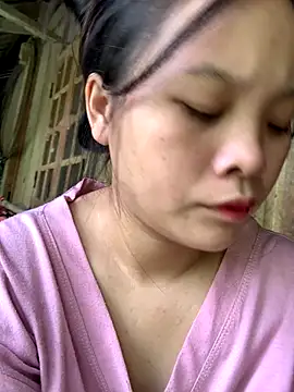 Snapshot of -Miraa- chatting on September 2025 05:02:02 AM -Miraa- online show from September 2025 05:02:02 AM