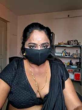 Snapshot of queendivya chatting on July 2026 04:26:02 AM queendivya online show from July 2026 04:26:02 AM
