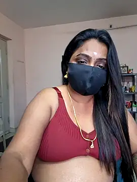 Snapshot of queendivya chatting on July 2026 01:43:02 AM queendivya online show from July 2026 01:43:02 AM