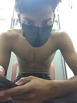 crish09 online show from May 2026 04:42:02 AM