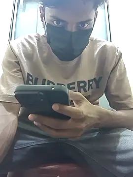 crish09 online show from May 2026 01:10:02 PM