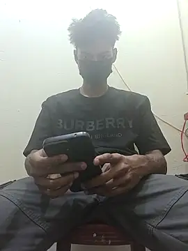 crish09 online show from May 2026 08:01:01 AM