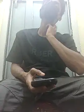 crish09 online show from May 2026 09:37:02 AM