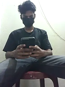 crish09 online show from May 2026 11:47:01 AM