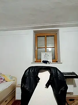 Casianantoonnio online show from November 2025 01:43:01 PM