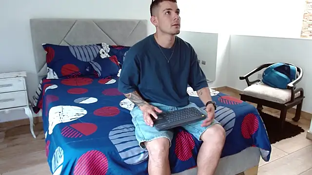 Snapshot of BooyHott_ chatting on September 2025 07:06:02 PM BooyHott online show from September 2025 07:06:02 PM