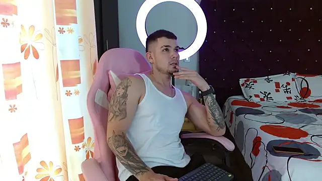 Snapshot of BooyHott_ chatting on October 2025 06:53:02 PM BooyHott online show from October 2025 06:53:02 PM