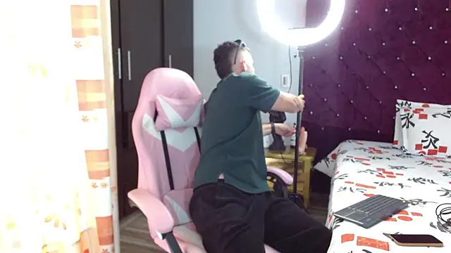 Snapshot of BooyHott_ chatting on November 2025 06:51:02 PM BooyHott online show from November 2025 06:51:02 PM