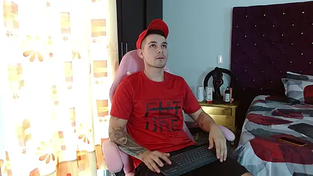 Snapshot of BooyHott_ chatting on November 2025 06:52:01 PM BooyHott online show from November 2025 06:52:01 PM