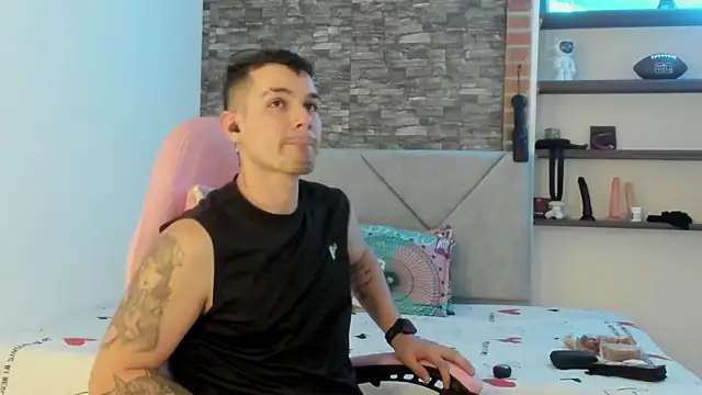 BooyHott  online show from January 2026 07:17:02 PM