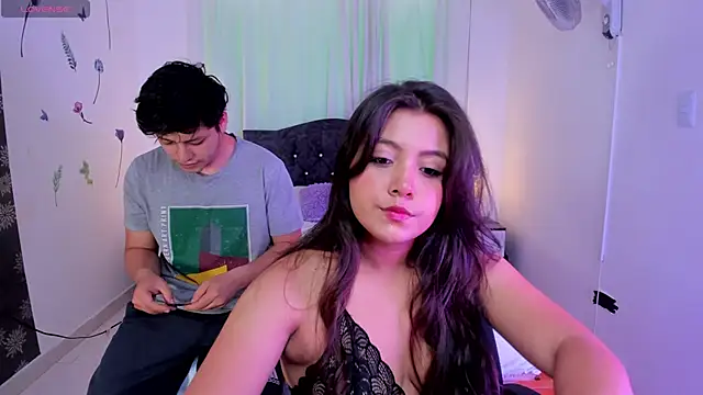 Snapshot of raiderandroxie chatting on November 2025 12:22:02 PM raiderandroxie online show from November 2025 12:22:02 PM