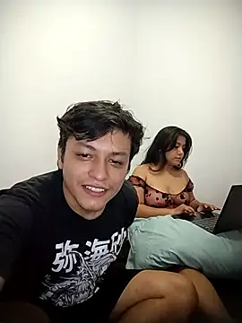 Snapshot of raiderandroxie chatting on November 2025 04:22:02 PM raiderandroxie online show from November 2025 04:22:02 PM