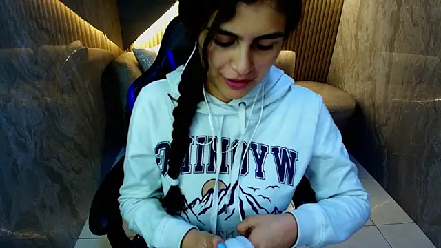 dany r  online show from November 2025 01:21:02 PM